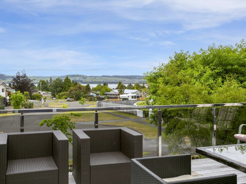 12 Ward Place, Richmond Heights, Taupo - Carousel 2