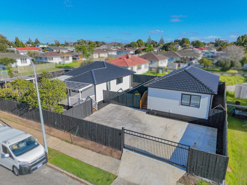 2 Wimpey Street, Mangere, Auckland - Carousel 1