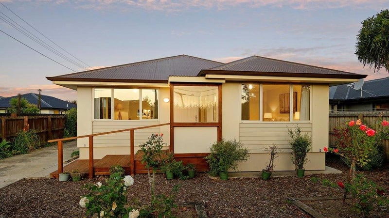 74 Wilsons Road South, Saint Martins, Christchurch - Carousel 1