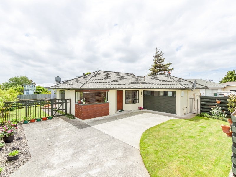 21 Haydon Street, Roslyn, Palmerston North - Carousel 1