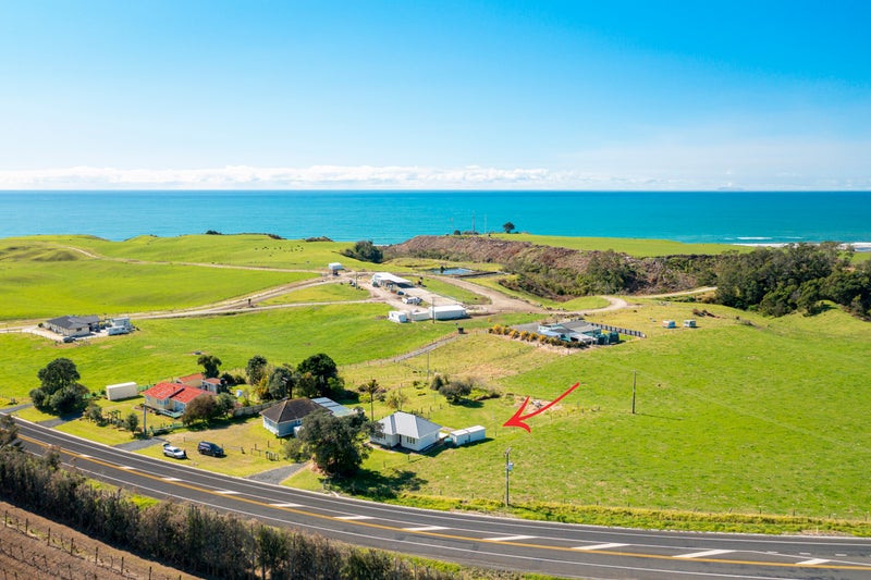 2615 State Highway 2, Pukehina - Carousel 1
