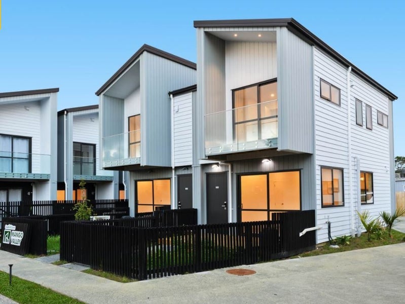 17E Tabitha Crescent, Henderson, Auckland - Carousel 1