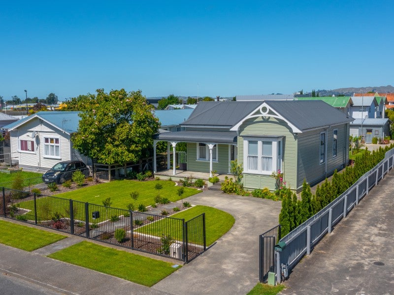 210 Lascelles Street, Saint Leonards, Hastings - Carousel 1