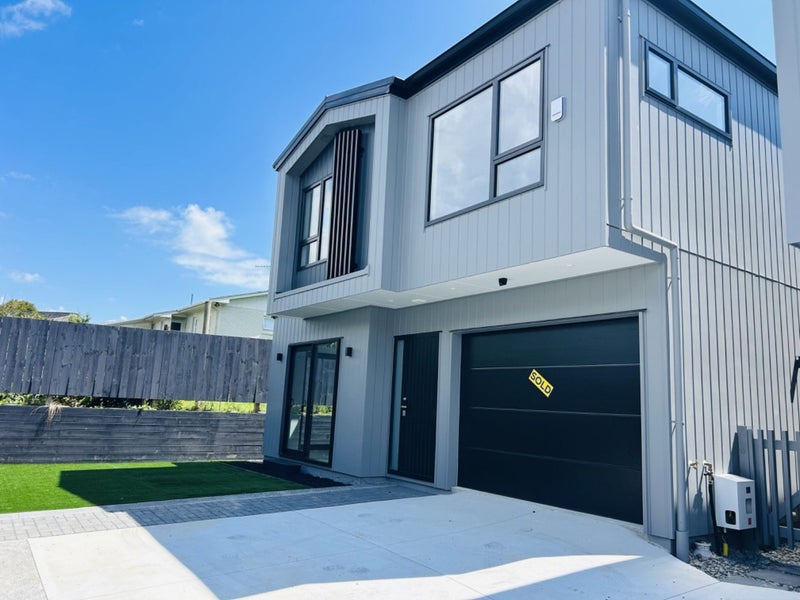 17 Sorrel Crescent, Bucklands Beach, Auckland - Carousel 1