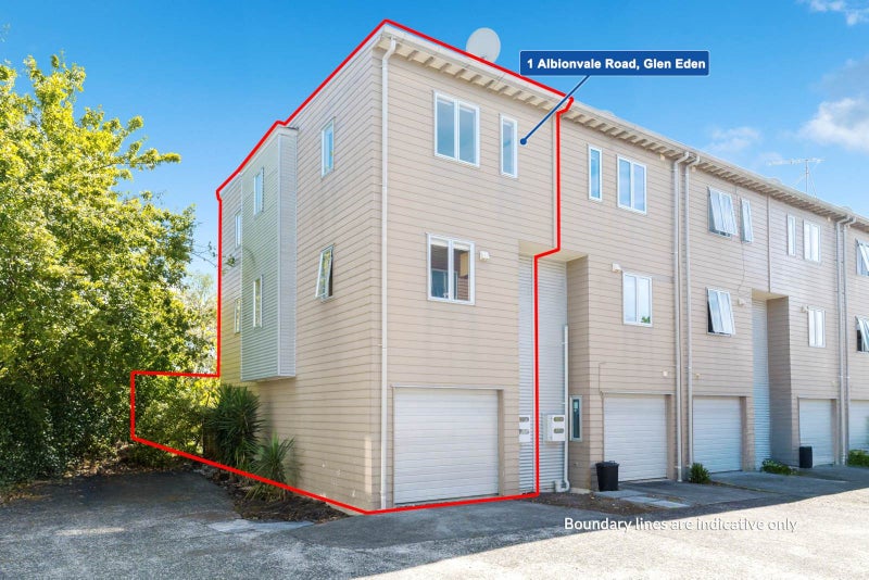 1 Albionvale Road, Glen Eden, Auckland - Carousel 2