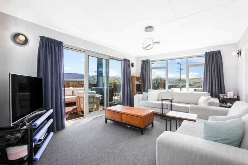 43 Mark Avenue, Paparangi, Wellington - Carousel 2