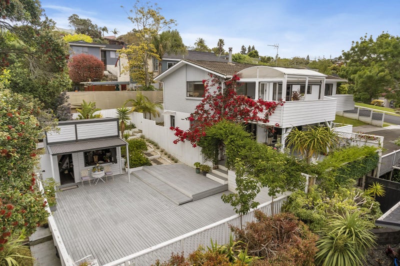 6 Valdese Rise, Browns Bay, Auckland - Carousel 2