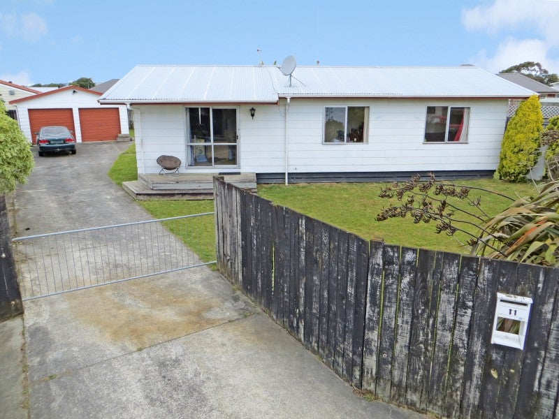 11 Tiller Close, Kelvin Grove, Palmerston North - Carousel 1