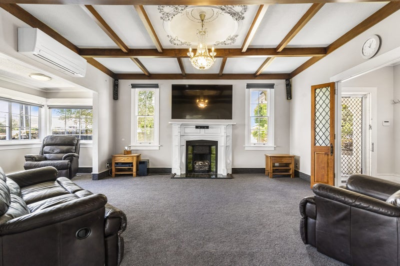 10 Fairlands Avenue, Waterview, Auckland - Carousel 2