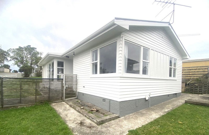 46 Stewart Drive, Newlands, Wellington - Carousel 10
