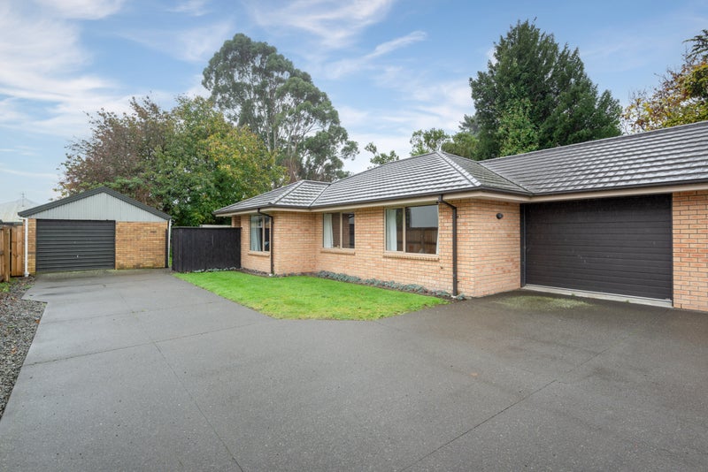 2/31 Swanns Road, Richmond, Christchurch - Carousel 1