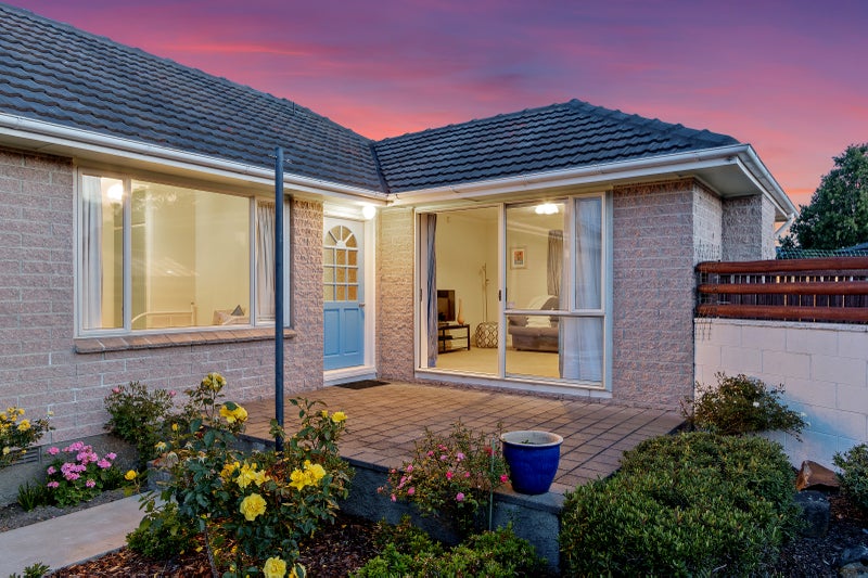 16 Wimborne Crescent, Aranui, Christchurch - Carousel 2