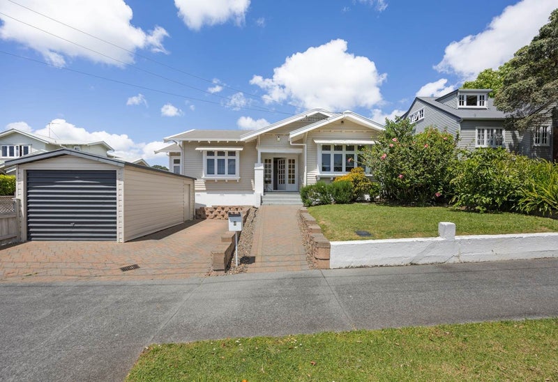 6 Admiral Beatty Avenue, Mount Roskill, Auckland - Carousel 1