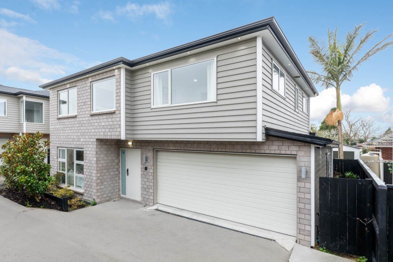 26C Waipani Road, Te Atatu Peninsula, Auckland - Carousel 1