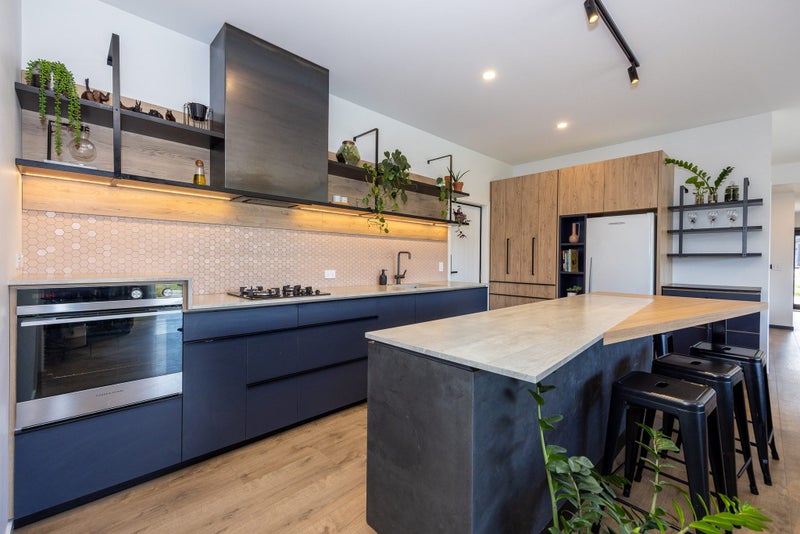 12 Pennycook Place, Wanaka - Carousel 1