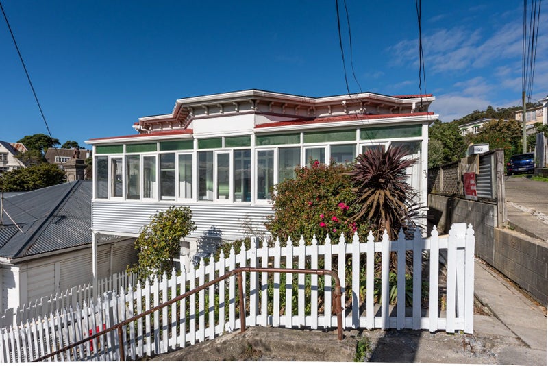35 Hankey Street, Mount Cook, Wellington - Carousel 2