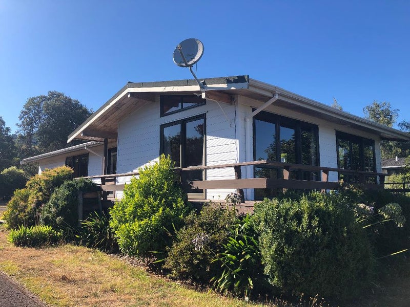 11 Angela Place, Taupo - Carousel 1