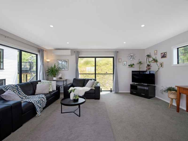 42 Domett Street, Newlands, Wellington - Carousel 2