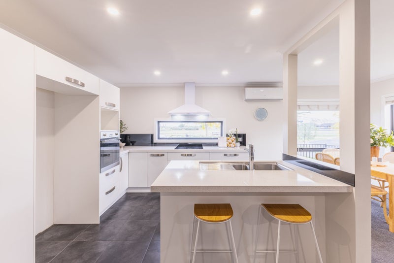 32 Tennille Street, Flagstaff, Hamilton - Carousel 2