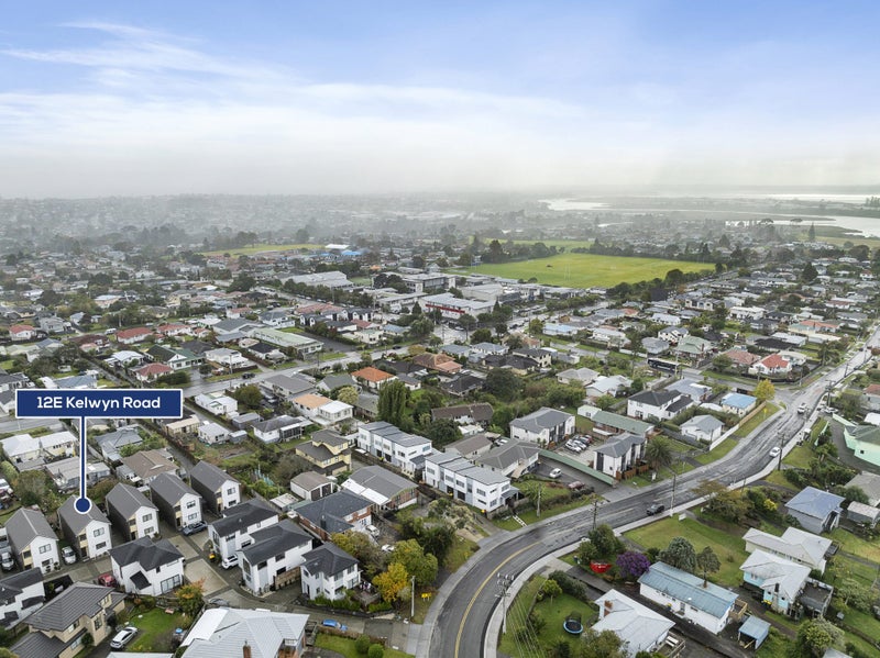 12E Kelwyn Road, Kelston, Auckland - Carousel 24