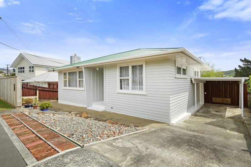 5 Cara Crescent, Paparangi, Wellington - Carousel 2