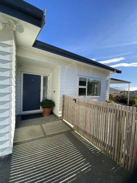 8 Antigua Way, Grenada Village, Wellington - Carousel 1