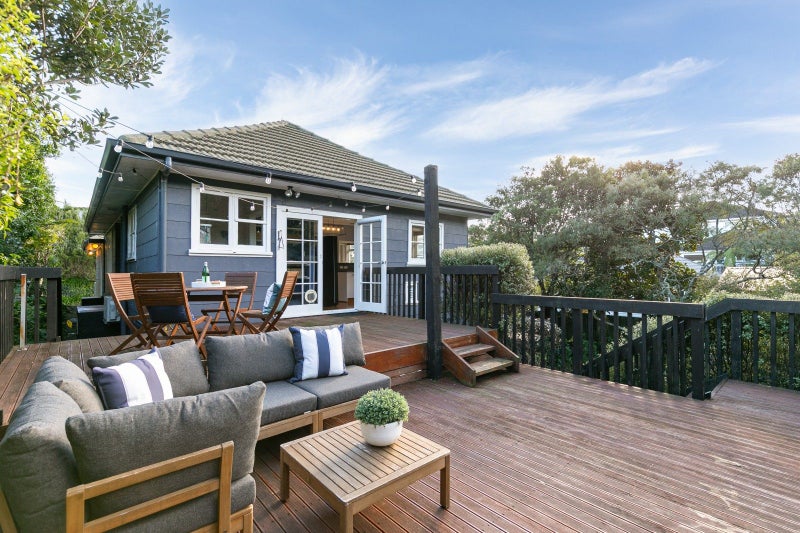 14 Cecil Road, Tawa, Wellington - Carousel 2