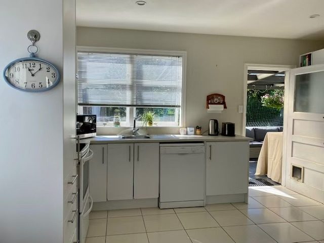 198 Lake Road, Belmont, Auckland - Carousel 2