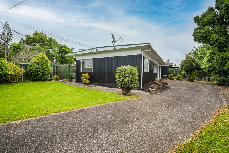 1/28 Verbena Road, Birkdale, Auckland - Carousel 1