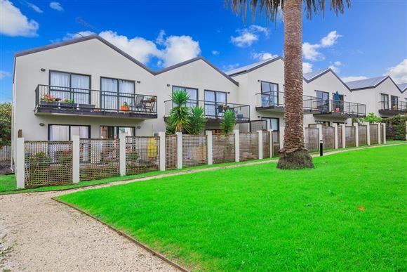 9/437B Albany Highway, Albany, Auckland - Carousel 1