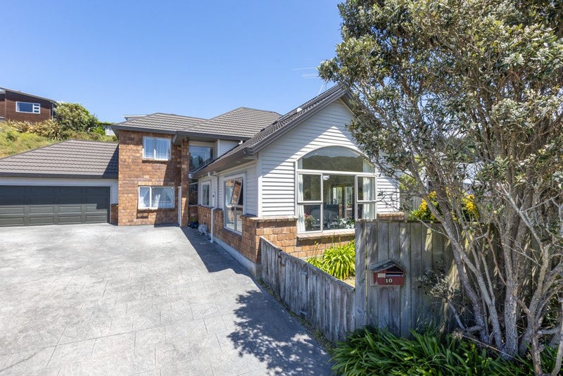 10 Halewood Grove, Churton Park, Wellington - Carousel 22