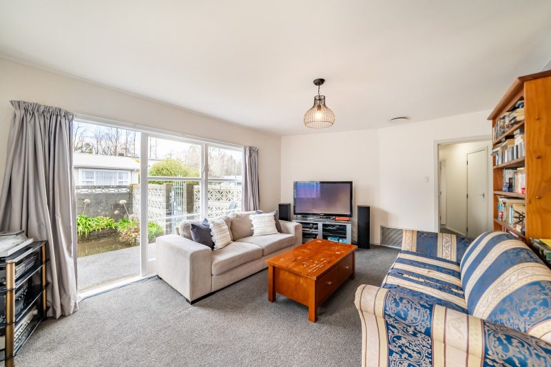 16 Longfellow Street, Trentham, Upper Hutt - Carousel 2