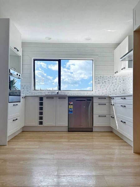 7 Coubray Place, Botany Downs, Auckland - Carousel 2