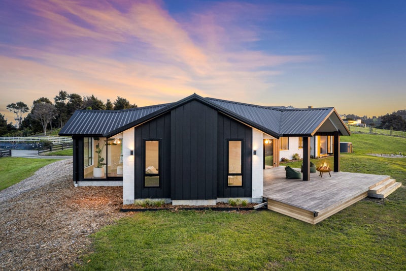 29 Capstone Grove, Silverdale - Carousel 2