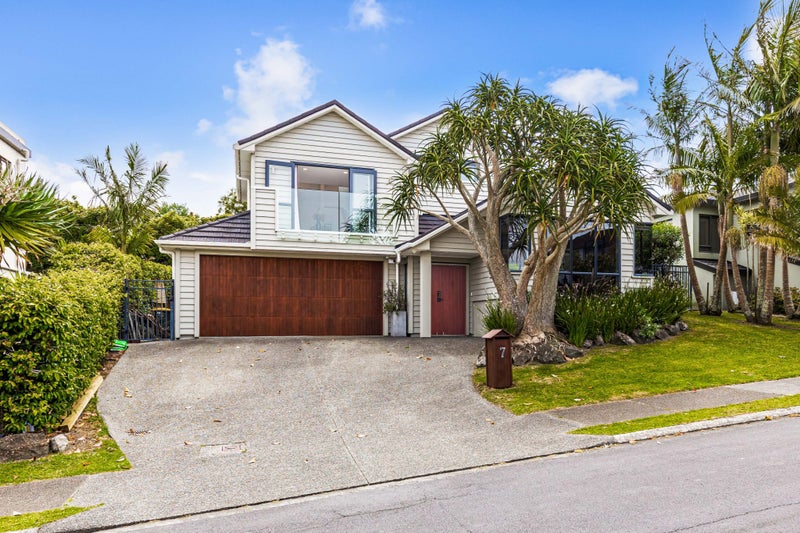 7 Landmark Drive, Te Atatu Peninsula, Auckland - Carousel 1