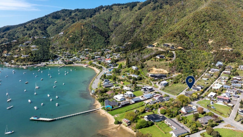 318 Waikawa Road, Waikawa, Picton - Carousel 34