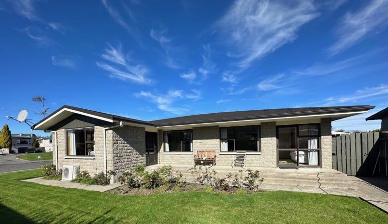 39 Waterford Drive, Winton, Winton - Carousel 1