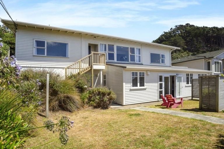 20 Pinnacle Street, Seatoun, Wellington - Carousel 1