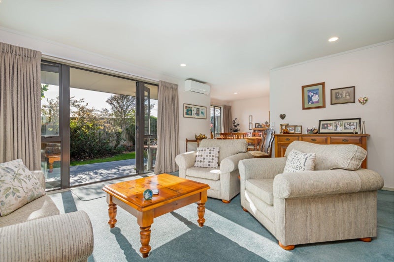10 Logan Place, Kelvin Grove, Palmerston North - Carousel 2