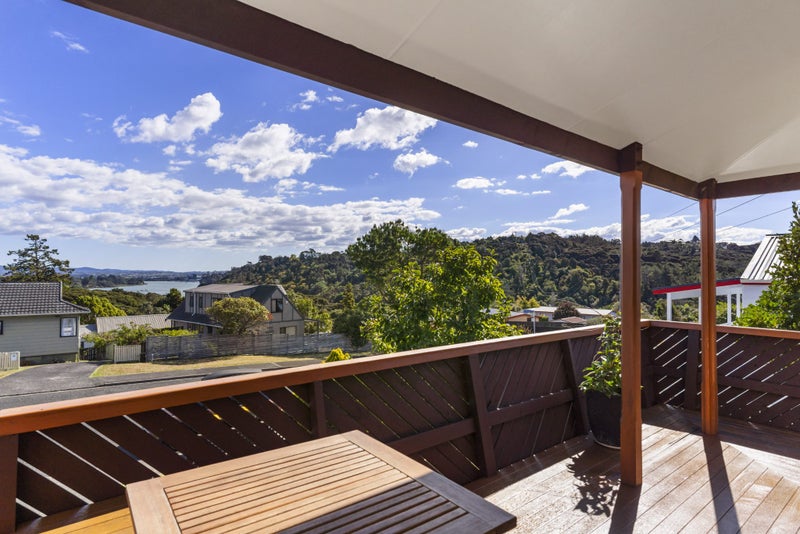 17 Hale Crescent, Bayview, Auckland - Carousel 1