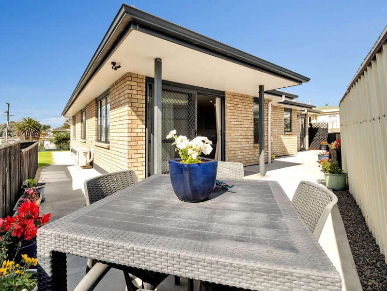 2 Burns Street, Springvale, Whanganui - Carousel 1