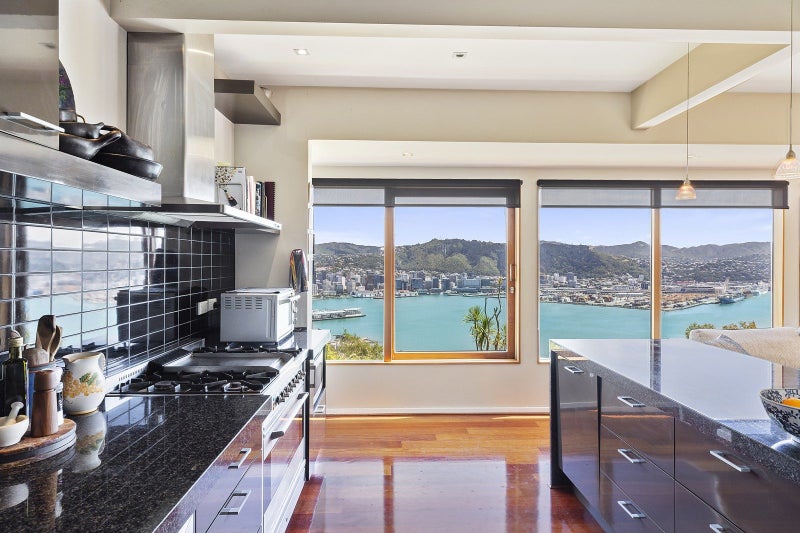 2 Robieson Lane, Roseneath, Wellington - Carousel 1