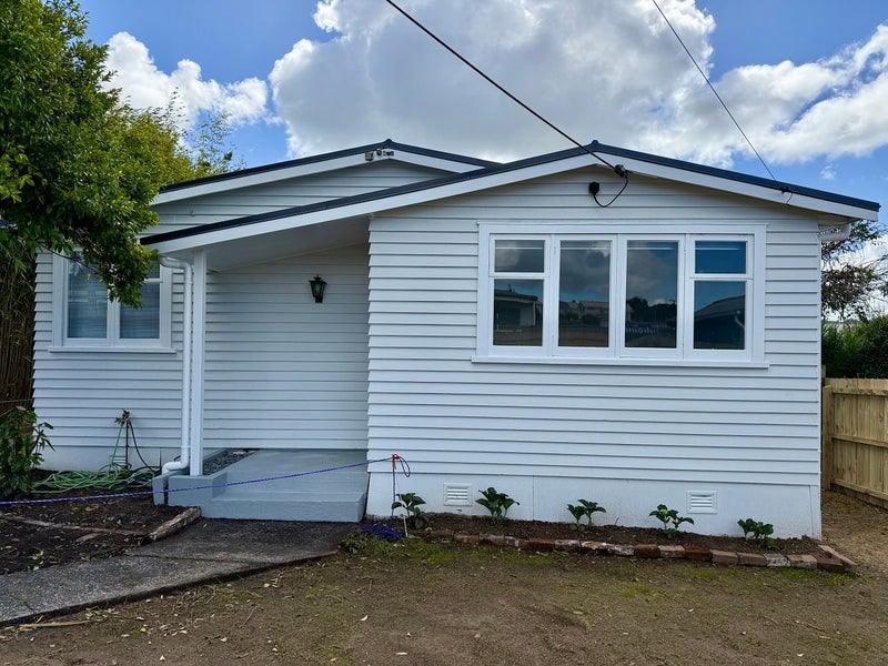 212 Beach Haven Road, Beach Haven, Auckland - Carousel 2