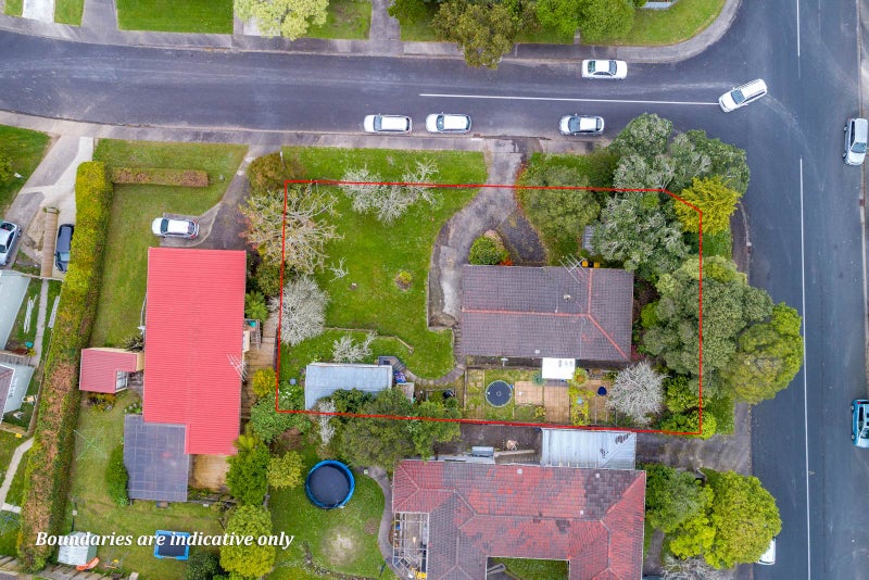 2 Glenbervie Crescent, Massey, Auckland - Carousel 1