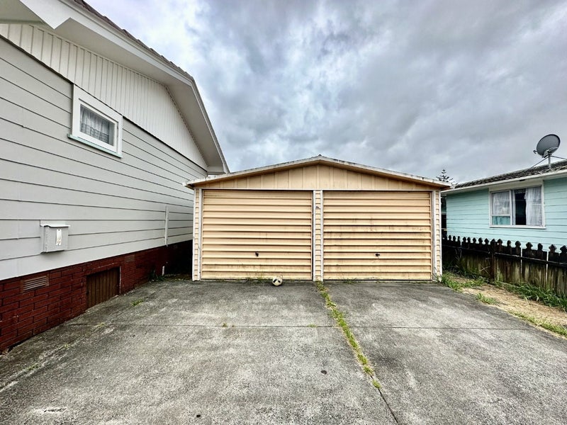 2 Ulay Place, Clover Park, Auckland - Carousel 12