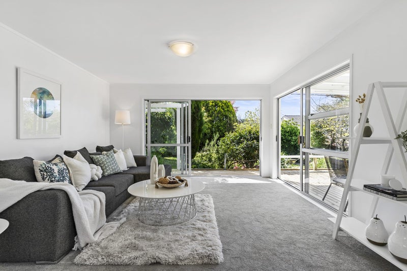 3/5 Teal Crescent, Beach Haven, Auckland - Carousel 2