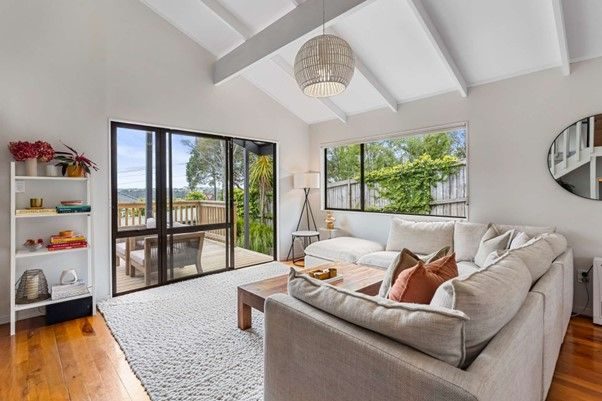 1/4 Catrina Avenue, Birkenhead, Auckland - Carousel 2