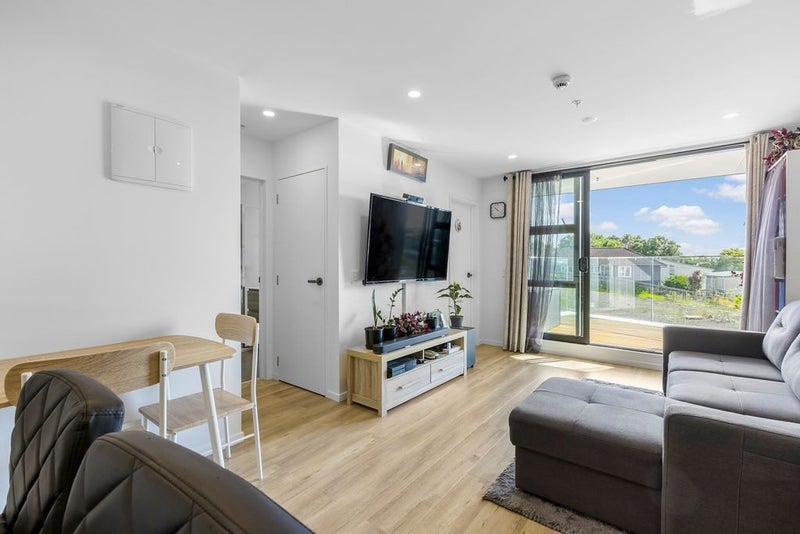 305/553C Glenfield Road, Glenfield, Auckland - Carousel 2