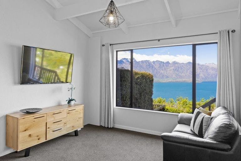 39A Greenstone Place, Fernhill, Queenstown - Carousel 10
