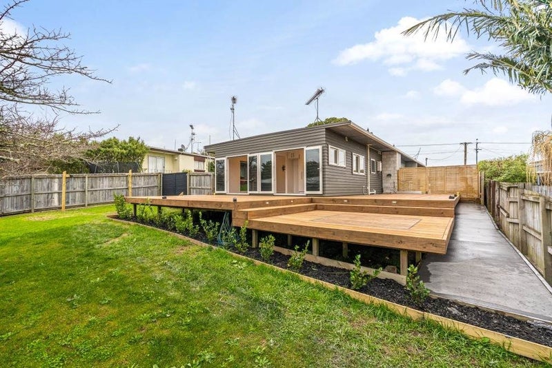 3/143 Birkdale Road, Birkdale, Auckland - Carousel 1